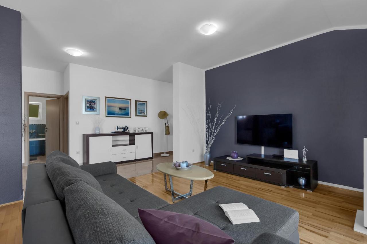 Stunning City View Apartment Makarska Exterior photo